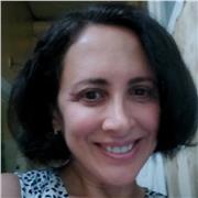 Traductrice et enseignante donne cours de soutien scolaire